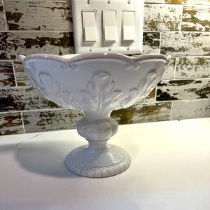 Rare Issac Mizrahi large white porcelain bowl on pedestal with 3D leaf pattern.